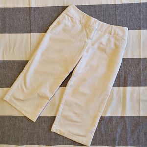 💫5/$20 Women's size 3 white capri dress pants